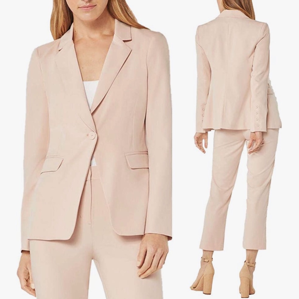 BCBGMAXAZRIA Long Sleeve Blazer Notched Collar
Long Sleeve Beige Size S NEW - Picture 1 of 4